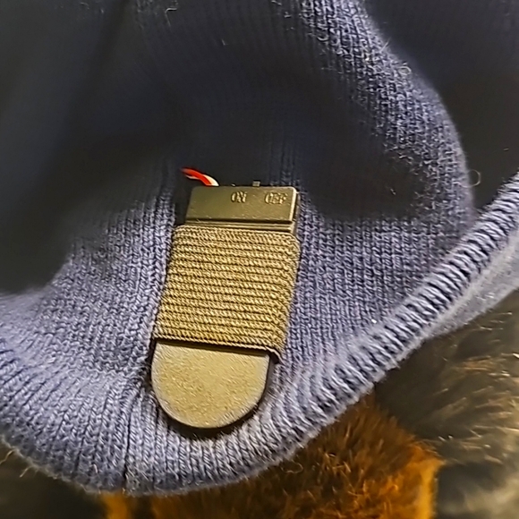 NWOT SEATTLE SEAHAWKS RINESTONE SNOWFLAKE UNISEX POM BLINKING BEANIE IN BLUE - Picture 3 of 11